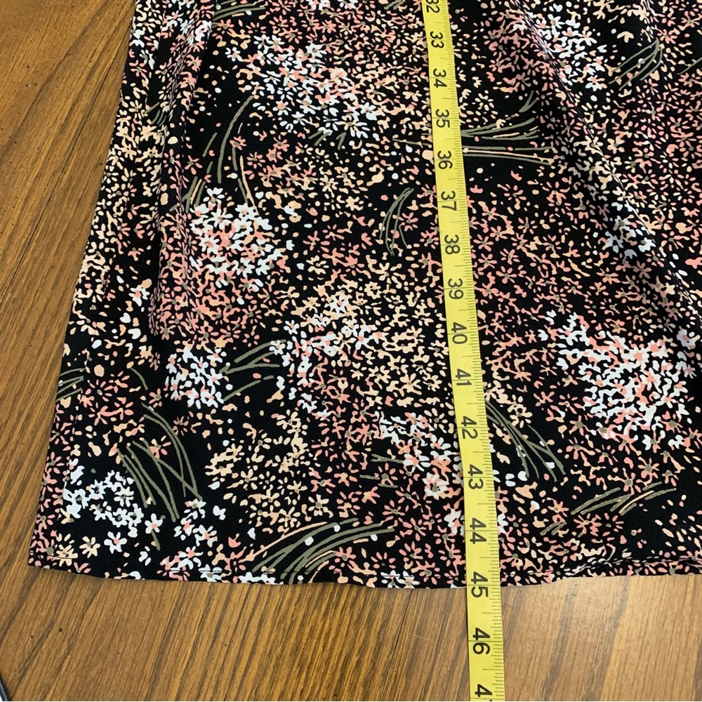 LOFT Black Floral Lined Split Flutter Sleeve V-Ne… - image 8